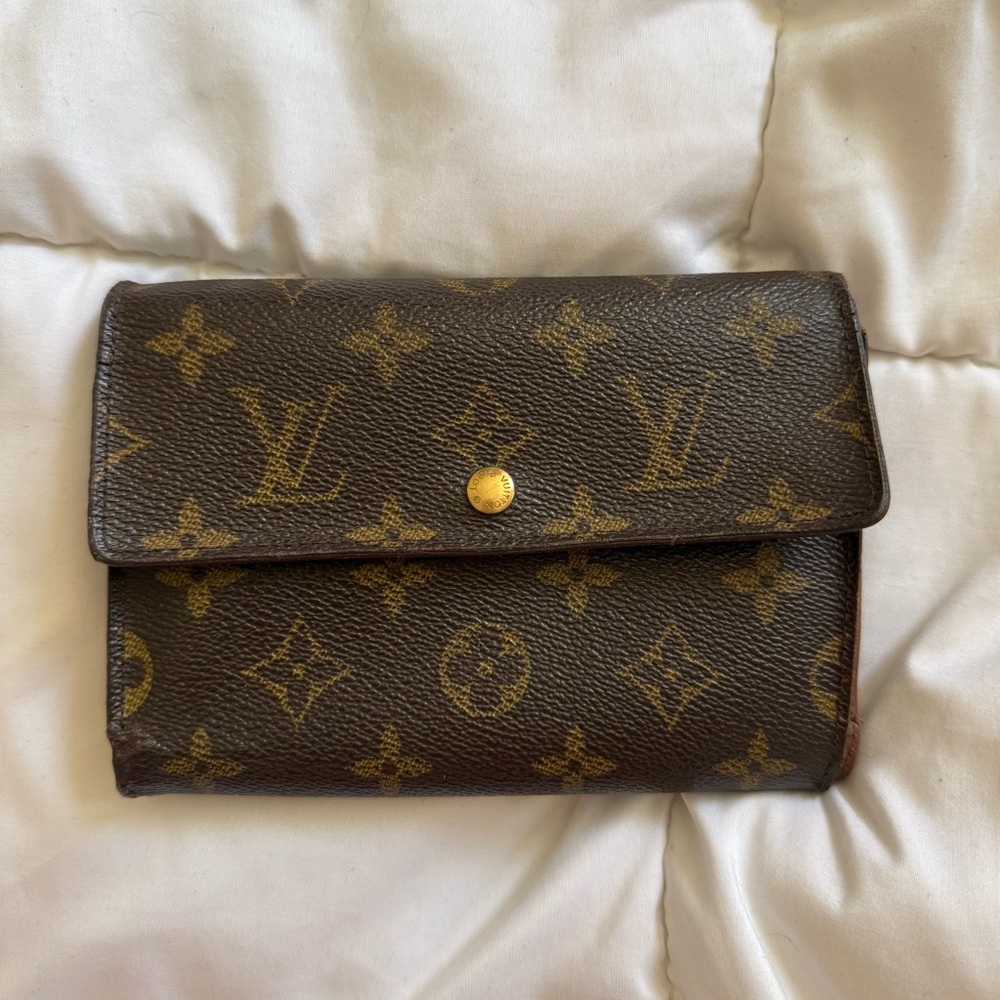 Louis Vuitton Signature Monogram Clutch